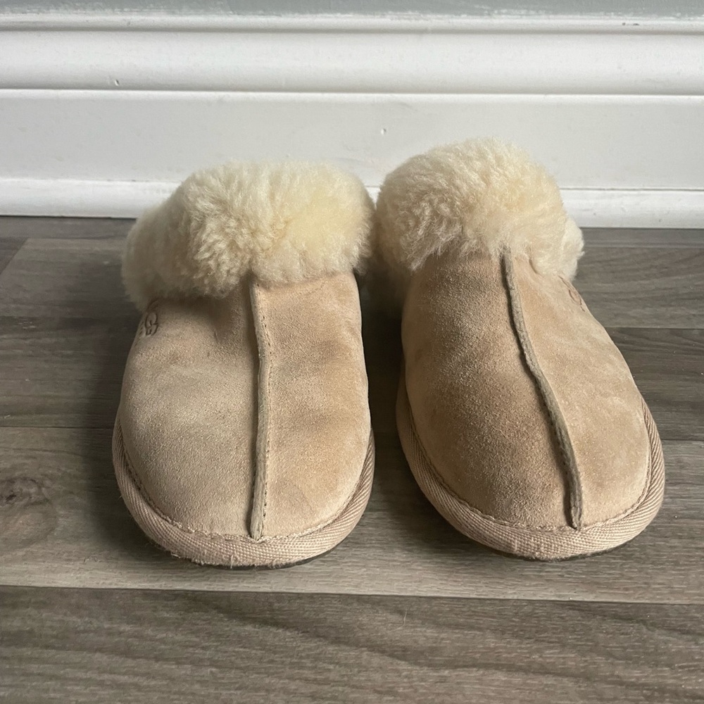 UGG Tan Sheepskin Slippers - Picture 8 of 10
